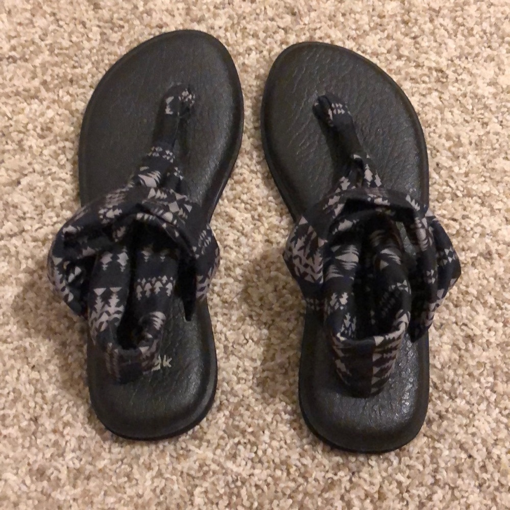 Sanuk yoga slings